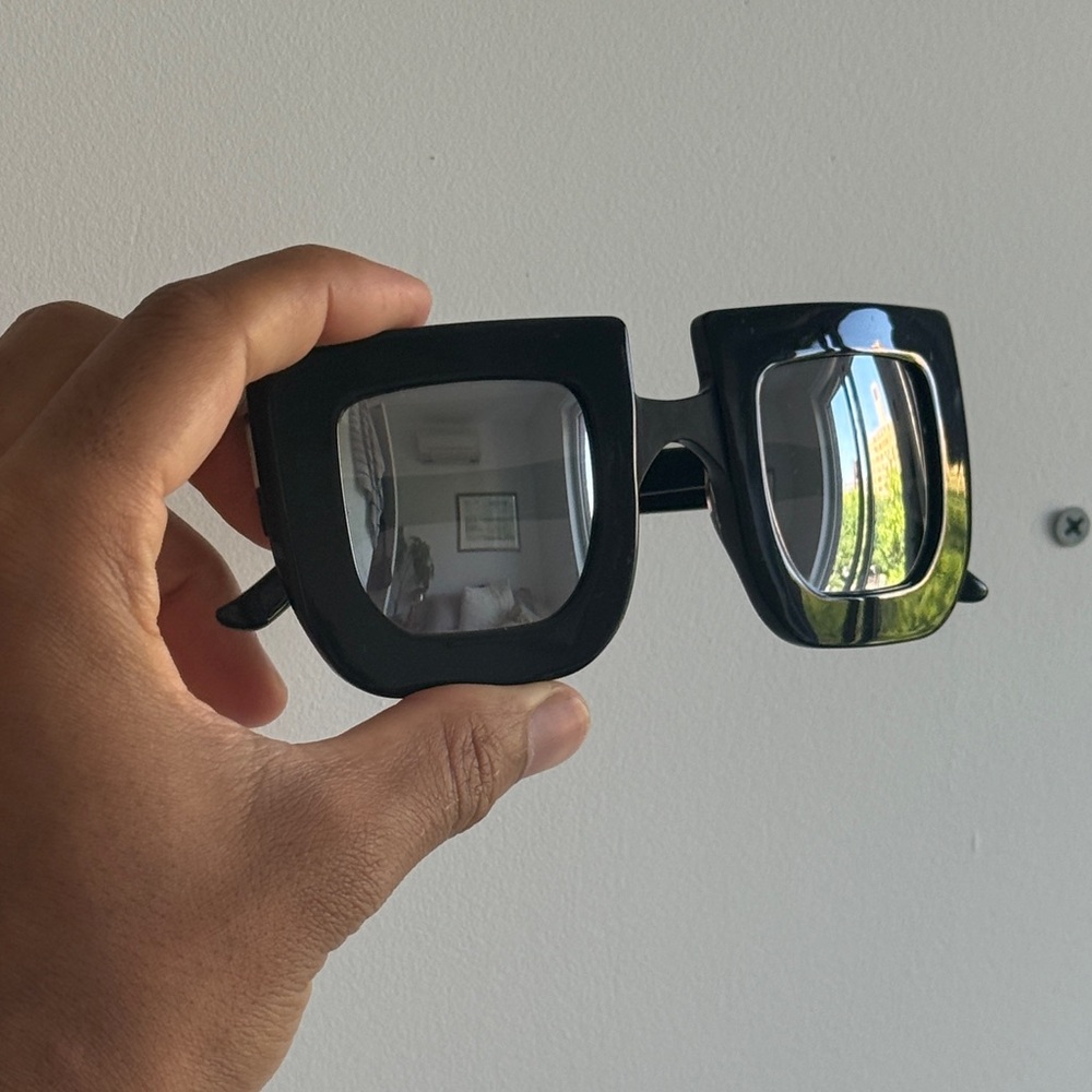 Black Mirrored Sunglasses - SEE x Mondo Guerra Collab 🖤